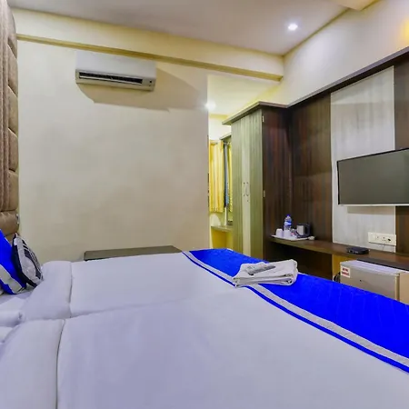 The Ashoka Hotel Indore Exterior photo